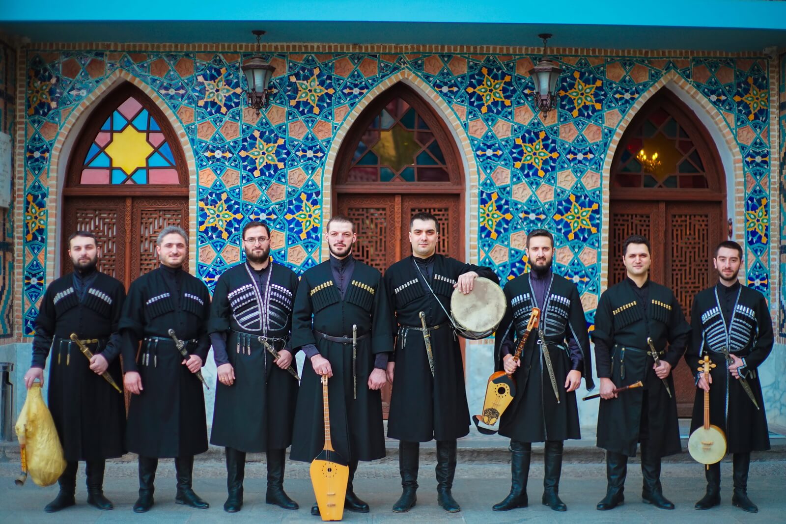 Грузинская песня называется. Многоголосное пение в Грузии. Грузинский мужской ансамбль. Грузинский хор многоголосье. Грузинская культура.