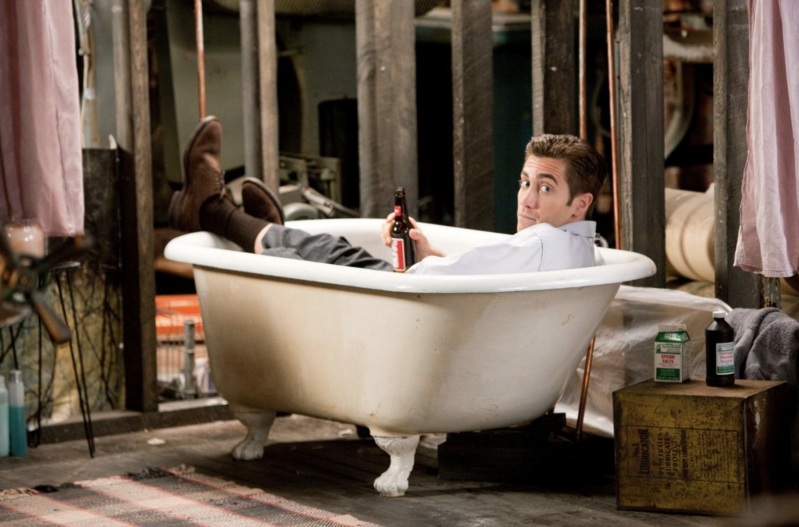 Немытый Джилленхол и Джоли-поедательница жуков: странности знаменитостей, которые могут вас неприятно удивить