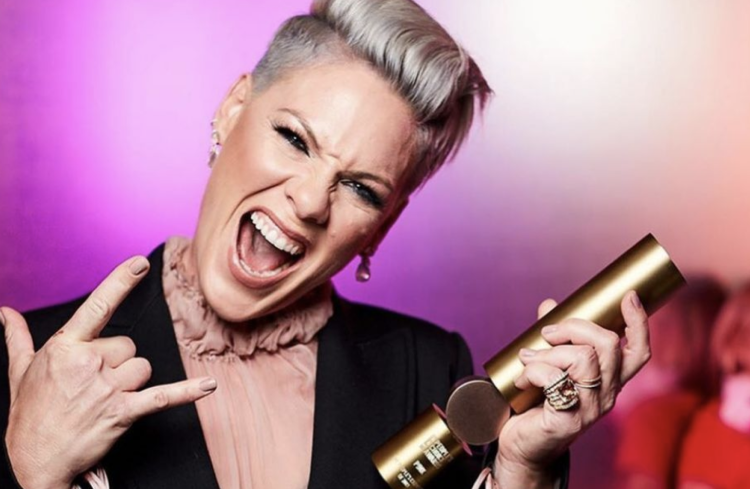 Уроки успеха и настойчивости. 5 громких коллабораций певицы P!nk