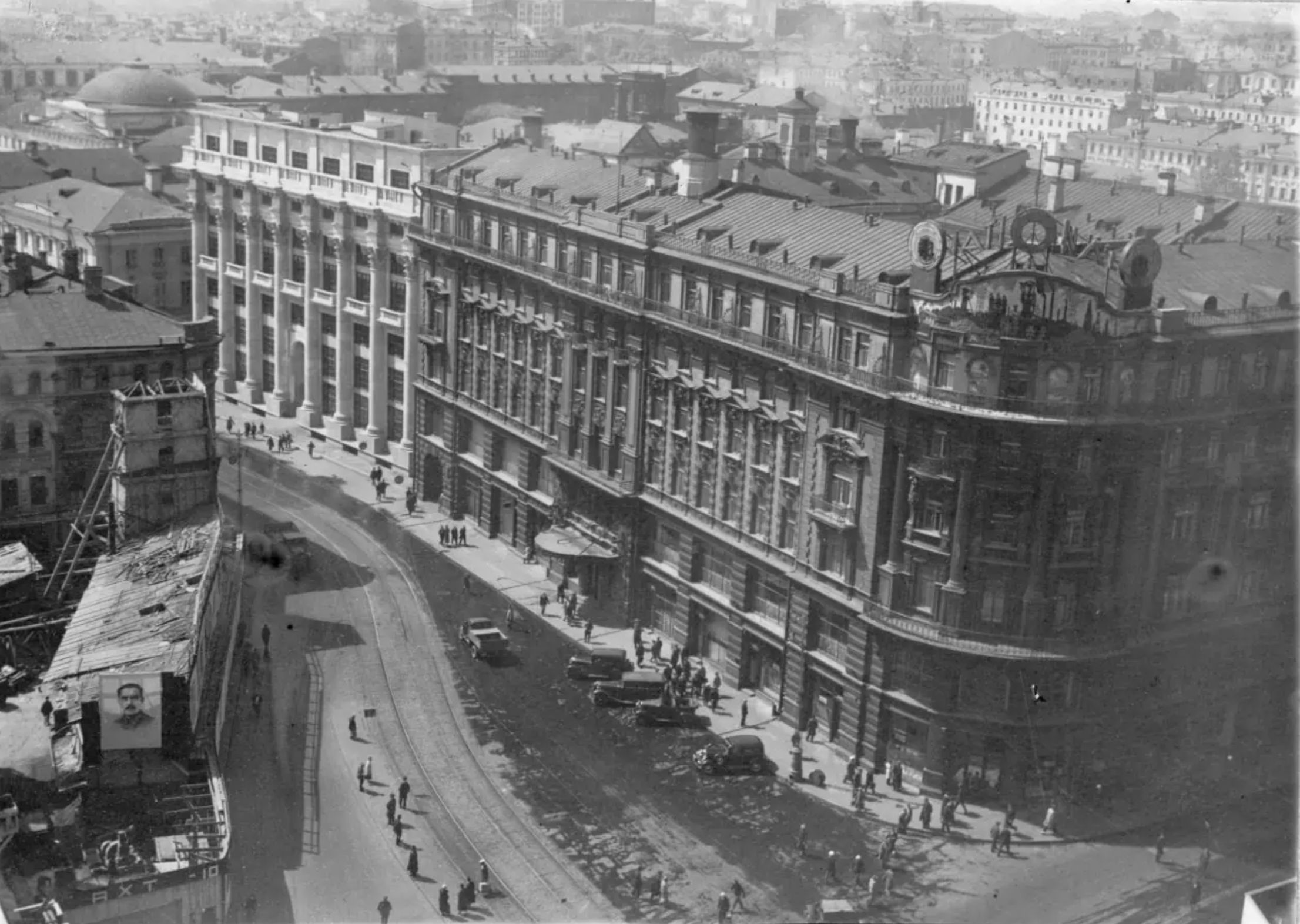 Строительство улиц в москве. Националь гостиница Москва 1930. Гостиница Националь и Моховая. 30 Годы Москва Националь гостиница. Охотный ряд гостиница Националь.