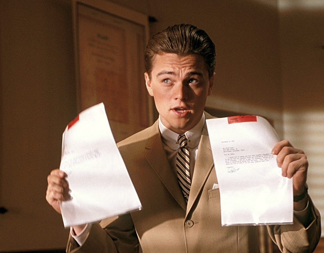 Поймай меня, если сможешь: 8 фильмов и сериалов об аферистах и мошенниках