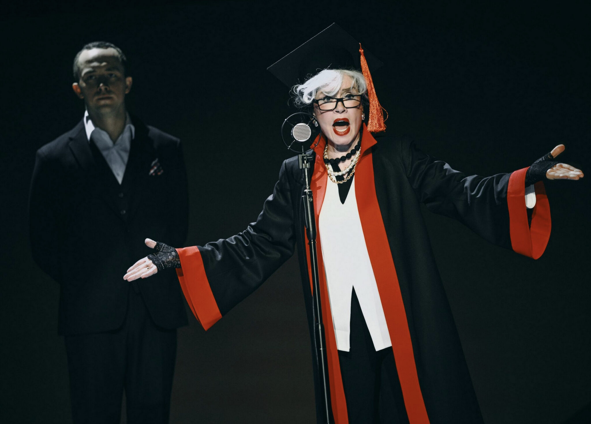 Вера алентова в спектакле мадам рубинштейн. Рубинштейн спектакль. Рубинштейн спектакль. Мадам рубинштейн алентова. Рубинштейн спектакль.