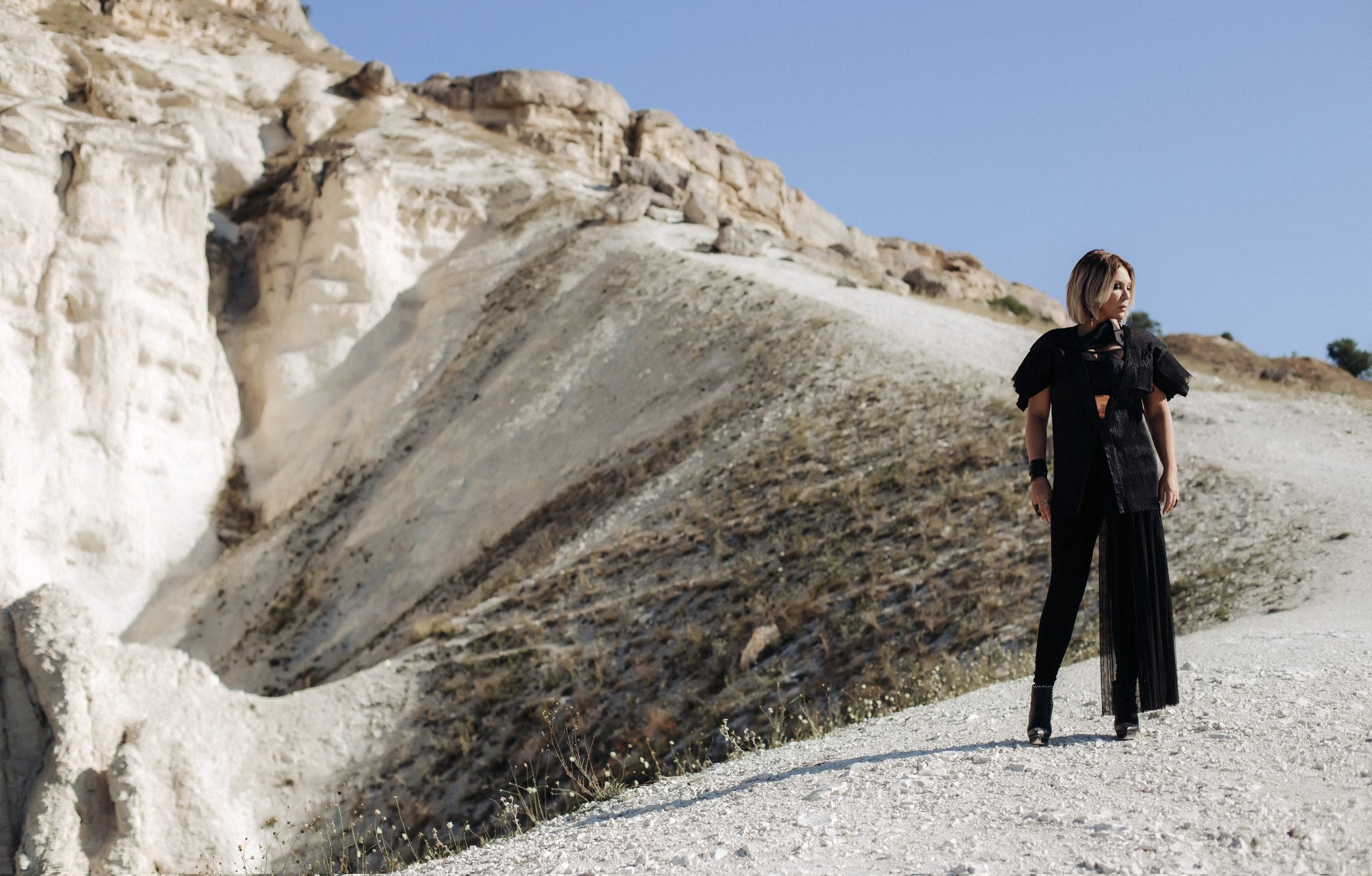 максим здесь и сейчас. клипы blackufa. девушка из клипа максим здесь и сейчас. макsим здесь и сейчас обложка. клип здесь и сейчас.