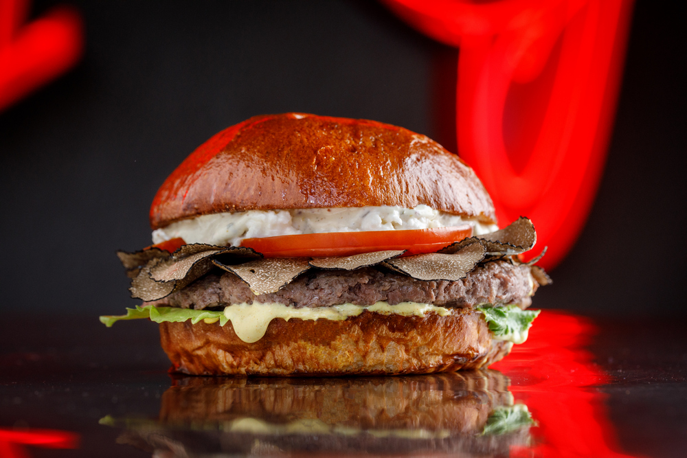 Moo moo burgers. Трюфельный бургер. МОО МОО бургер Санкт-Петербург. Moo Moo Burgers Санкт-Петербург. Меню Moo Moo Burgers Ижевск.