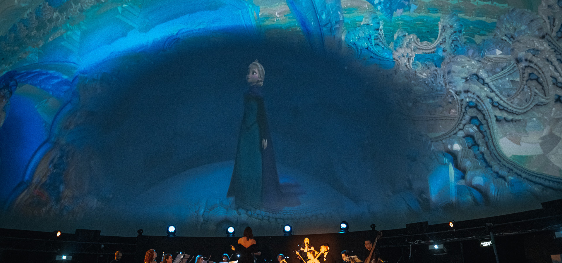 Nella musica orchestra. ВДНХ event пространство теплица.