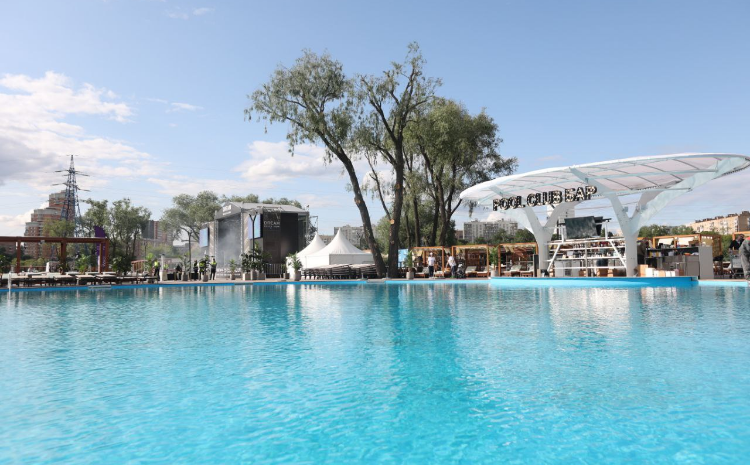В Москве открылся Dream Beach Club на «Острове Мечты»