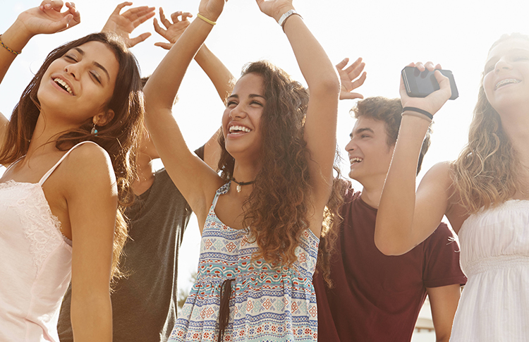 Танцы и только танцы: где можно оторваться этим летом