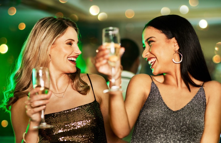 Московская бессонница: 8 знаковых клубов и заведений столицы, в которых ночью кипит жизнь