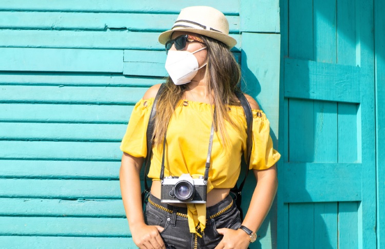 Коварный вирус: в чем опасность летней простуды и как ее лечить