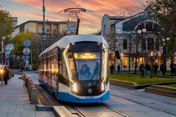 Москвичей приглашают на парады: ретротрамваев в центре города и поездов на БКЛ