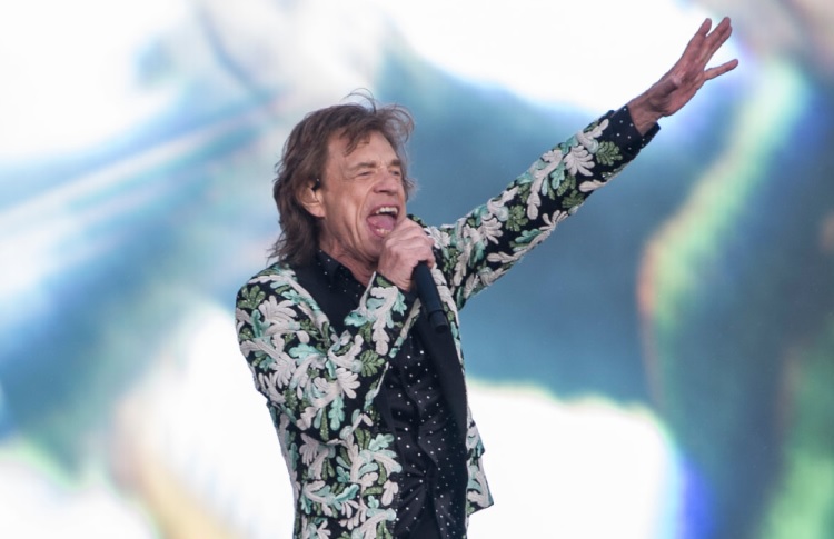 Отец топ-модели, вдохновляющийся Булгаковым. 7 фактов о Мике Джаггере