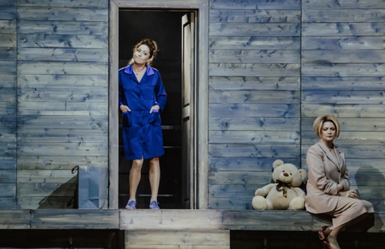 В плену иных миров: 5 театральных событий августа