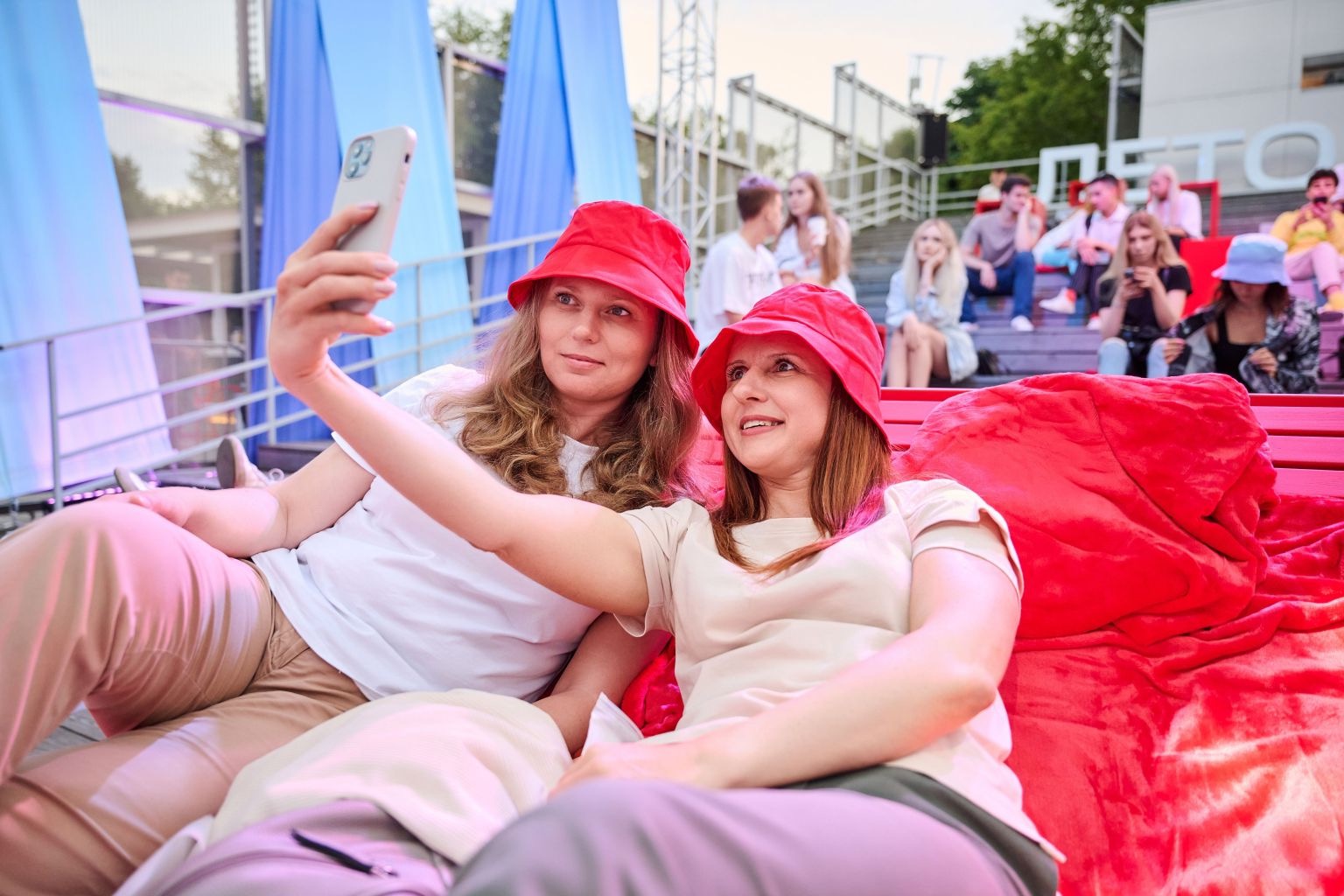 Кино, концерты и творческие встречи: чем заняться в Летнем пространстве МТС в Музеоне