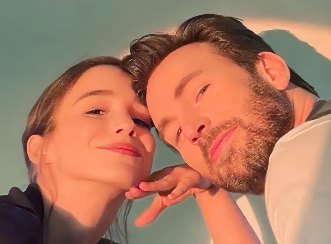 Крис Эванс и Альба Баптиста тайно поженились