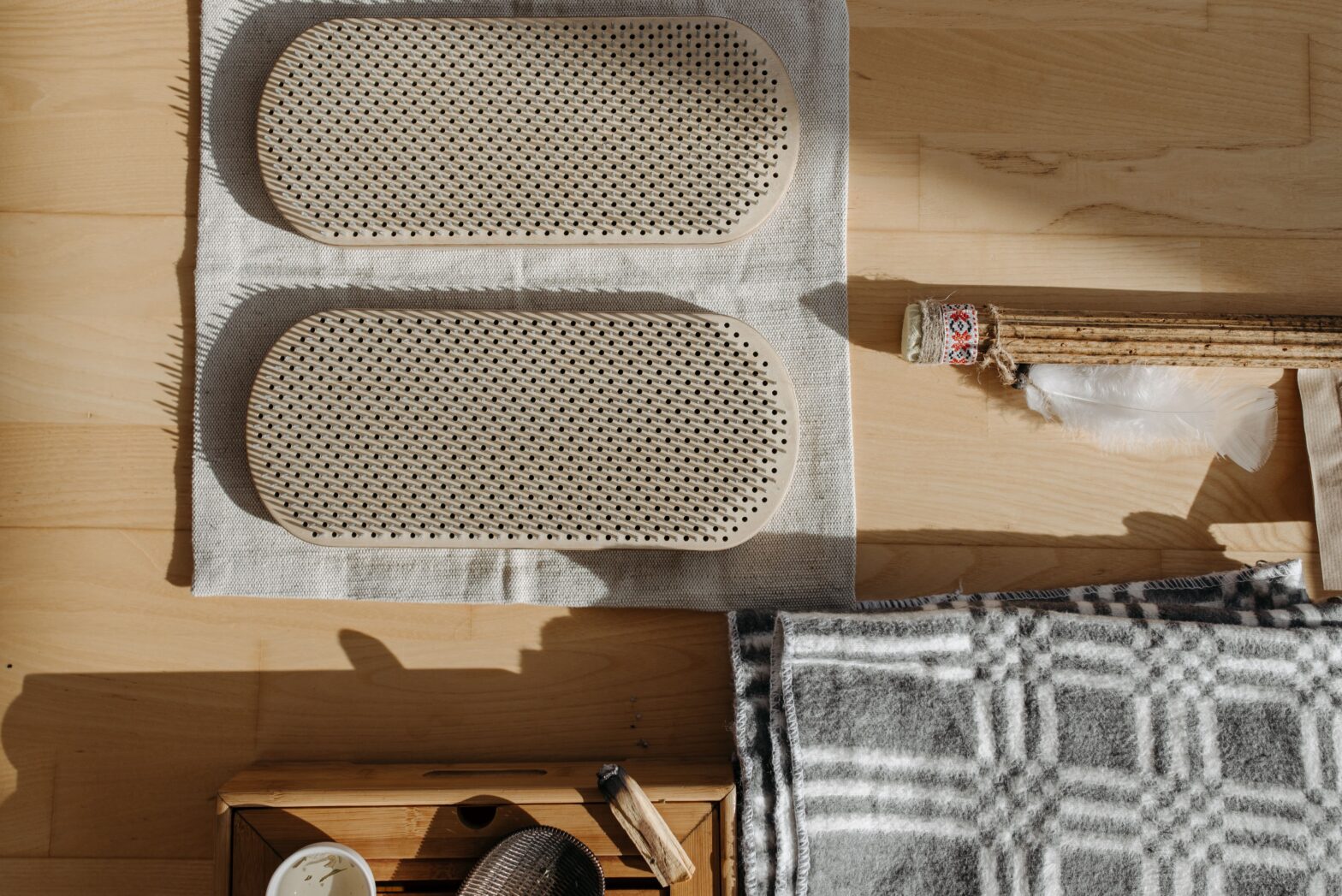 Москвичи на гвоздях: зачем делать себе больно за деньги?