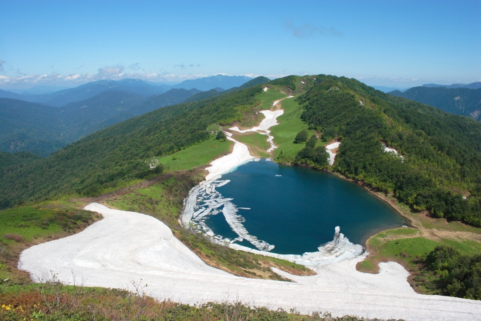 фишт гора озеро хуко. алмазовское озеро щелковский район. озеро вызову. озеро вызову. озеро хуко поход.