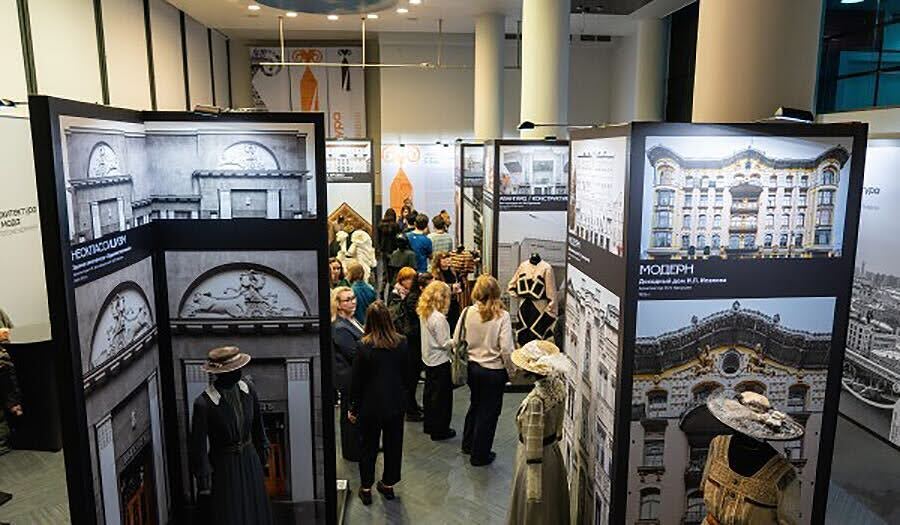 В культурном центре «ЗИЛ» открылась выставка о связи архитектуры и моды