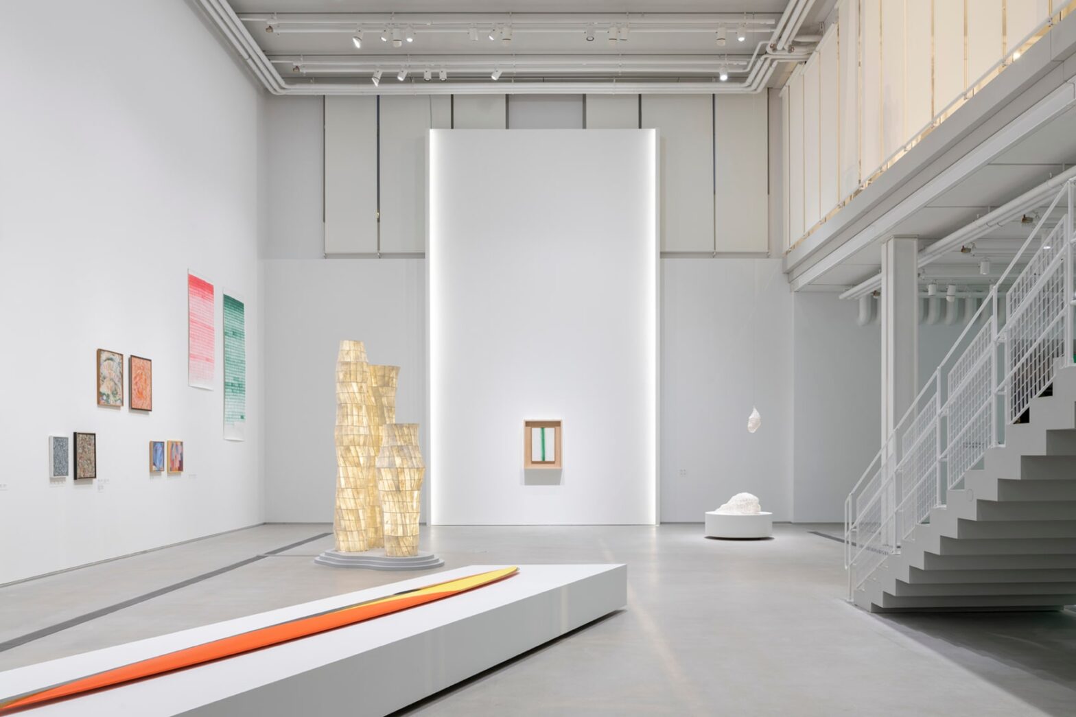 Куда сходить на выходных 23 — 24 декабря: новая «Золушка», выставка коллекции Олега Лещука, pet-вечеринка и маркет от Seasons