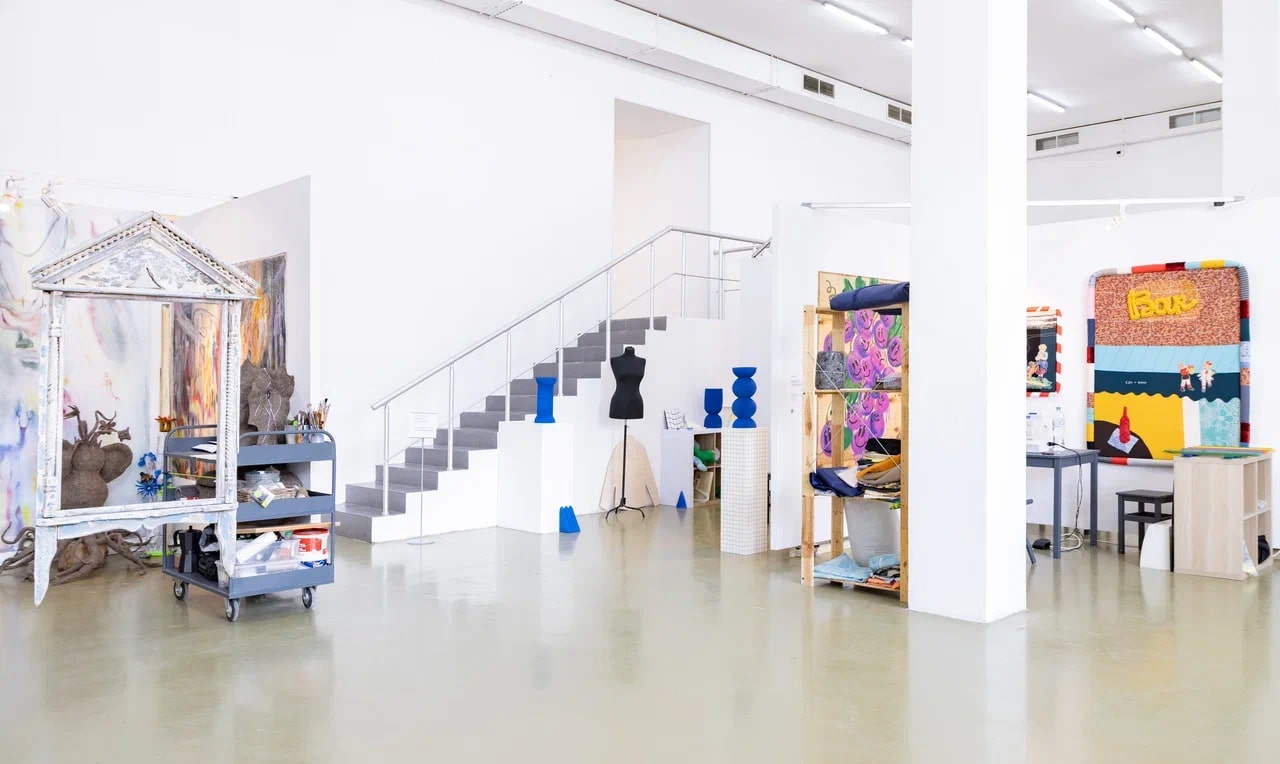 Куда сходить на выходных 20 — 21 января: «Открытые студии» Винзавода, спектакль «Черная курица» и цирковое шоу в ДЕПО