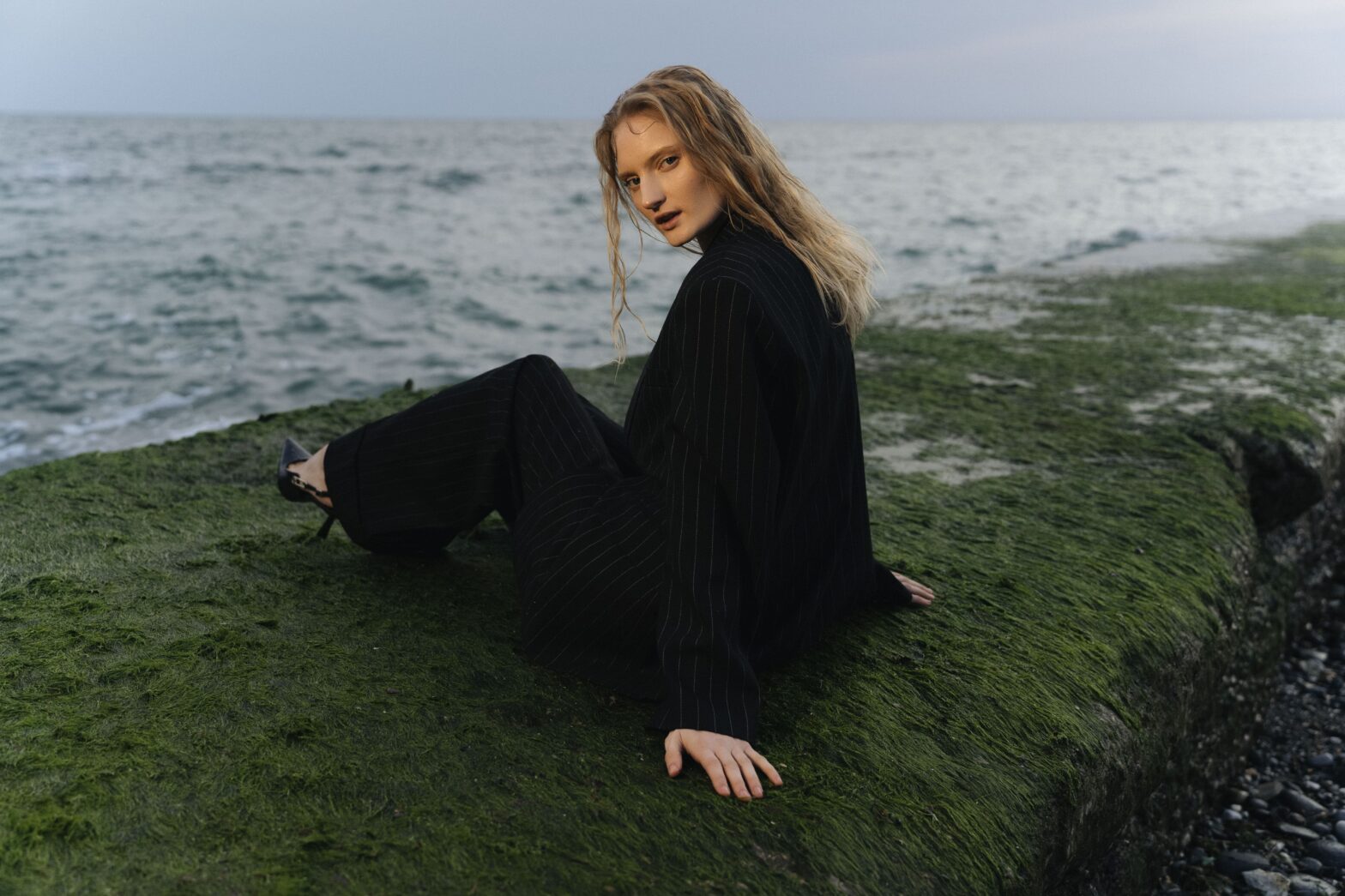 «Выход Венеры из пучины морской»: бренд RE представил весенне-летнюю коллекцию