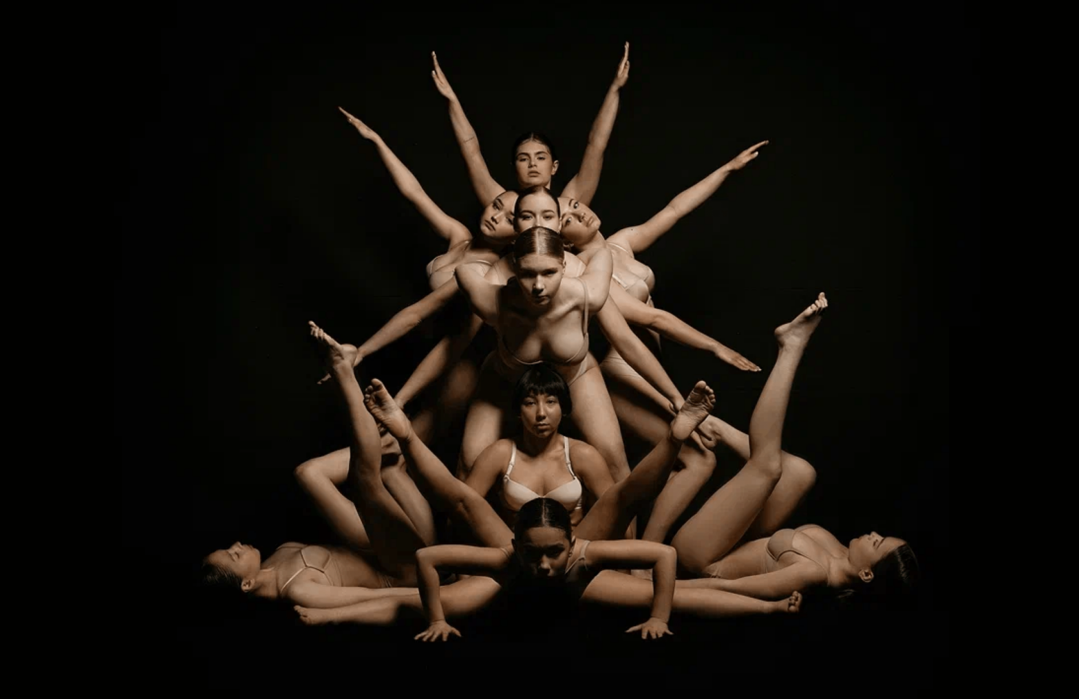 Театральный дайджест: оммаж «Анне Карениной», японская мифология и wordless постановка по Лермонтову