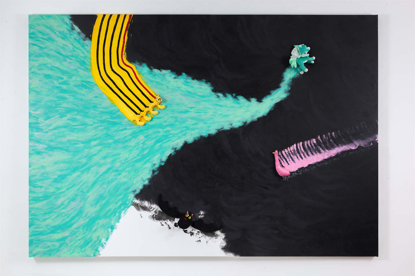 «Мне хочется, чтобы зрители испытали радость» — Ростан Тавасиев о милых арт-объектах и зайчиках-ангелах