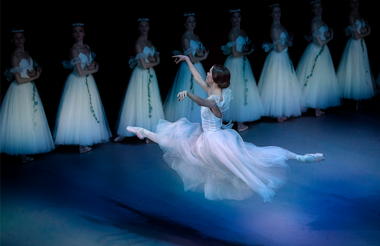 Куда сходить на неделе 24 — 30 июня: выставка «Три времени Рима», фестиваль Motherland и «Алые Паруса»