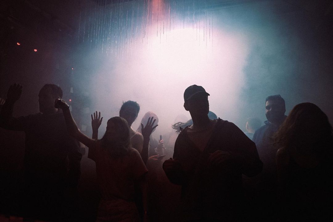 Рейв-уикенд с 18 по 20 октября: презентация нового альбома «ЛАУД», рейв на 90-м этаже Moscow City и «ДИСКО-КЛУБ» в новом пространстве