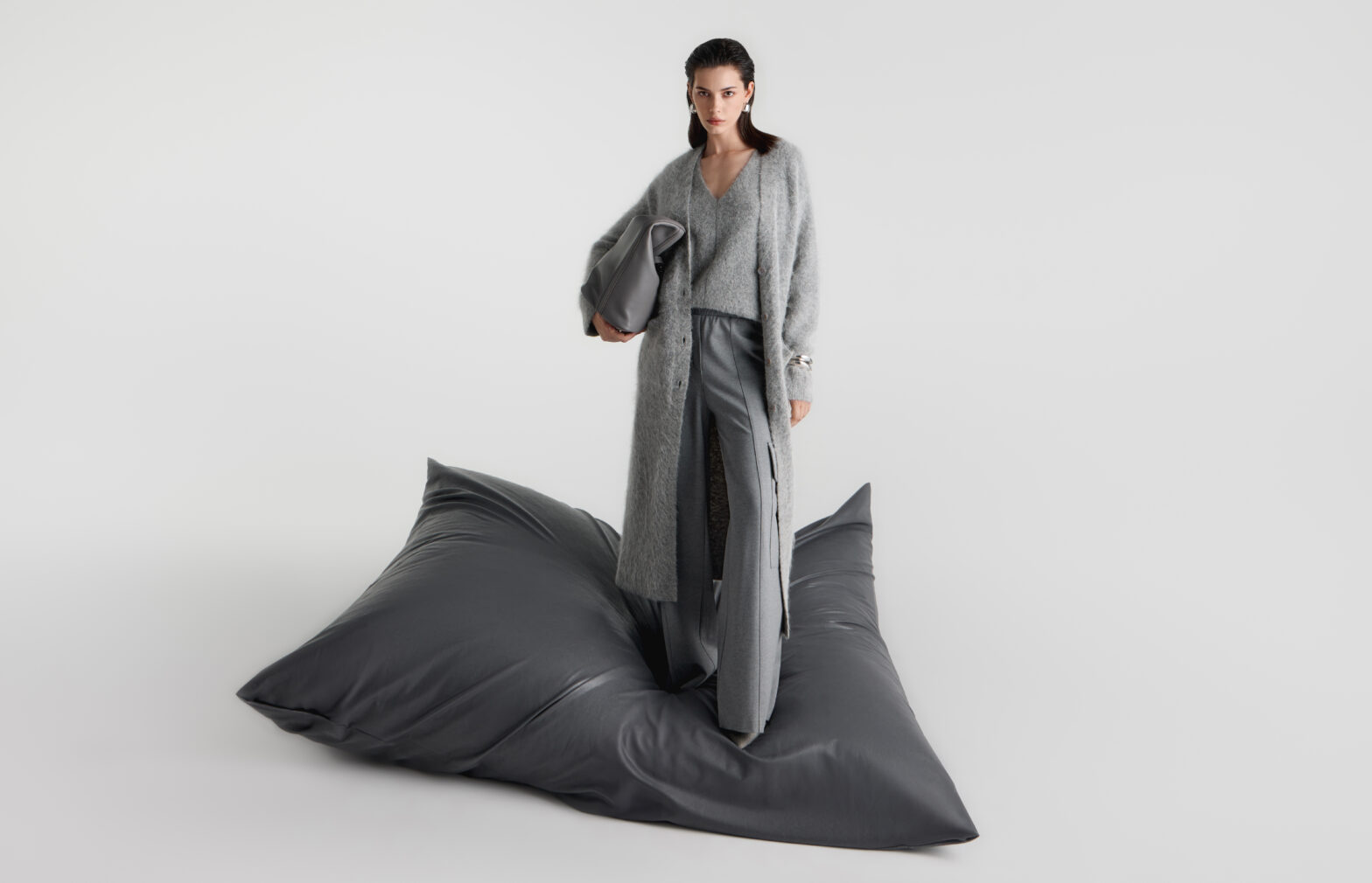 «Уголь», «Сумерки», «Алебастр»: GLVR представил 6 новых капсул