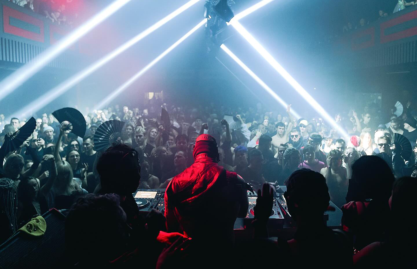 Рейв-уикенд с 13 по 15 декабря: закрытое мероприятие «“ДИСКО-КЛУБ” ⨯ “Звук”», первая вечеринка в боулинге LOUD BOYZ и 12-летие UMAKER