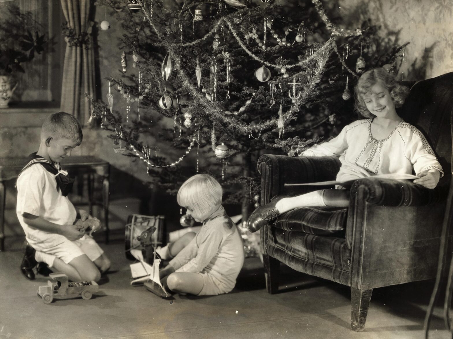 Чем занять детей на каникулах: книги