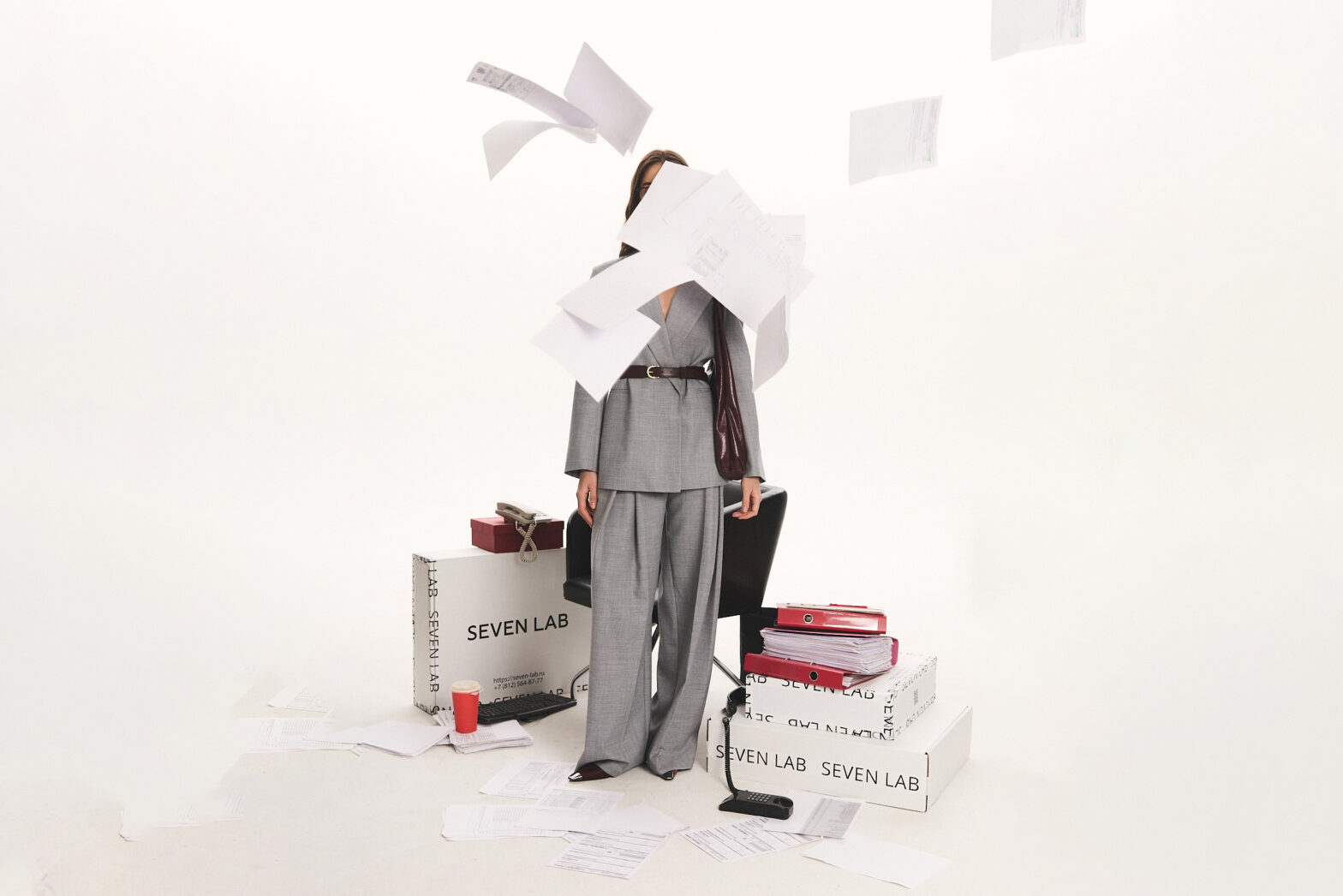 Шопинг-дайджест недели: футболка с AR-принтом и кольцо с зашифрованным посланием