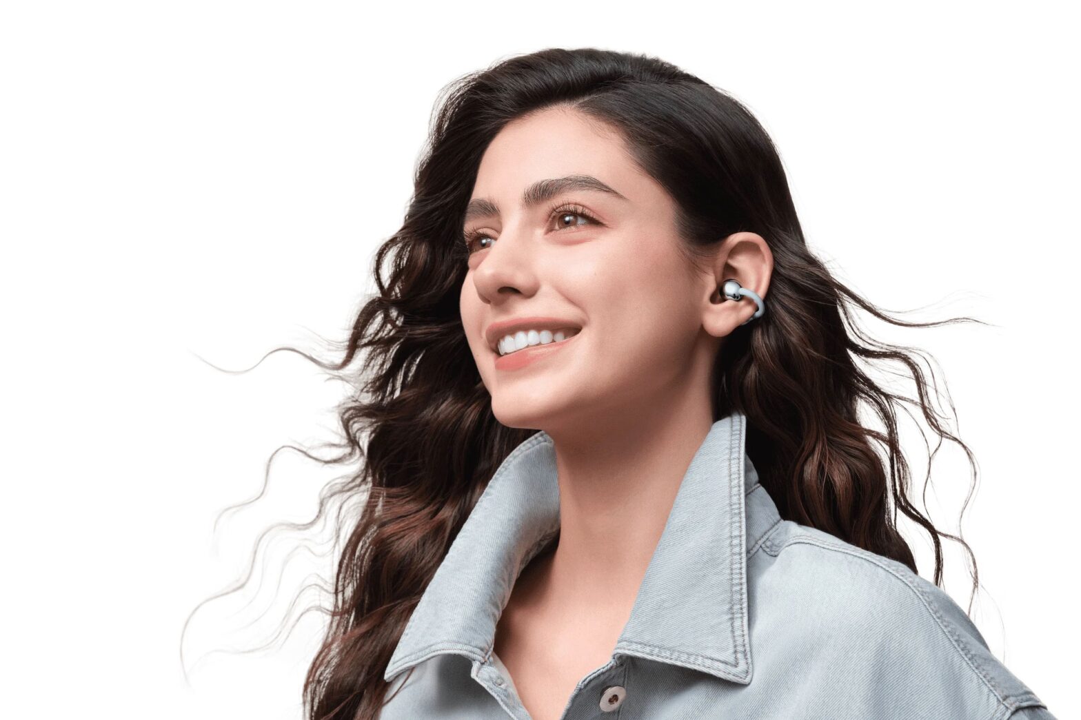 Добавьте звучание своему стилю: обзор наушников HUAWEI FreeClip 2 от редактора Time Out