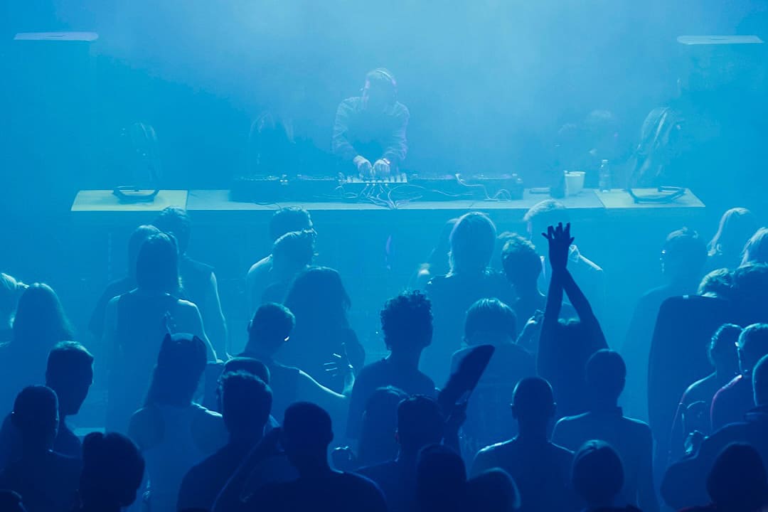 Рейв-уикенд с 16 по 18 января: Rave: 26, «Матрица. Russian Code» и STVOL × Easy Fresh