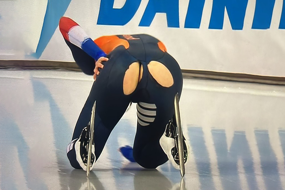 Фото недели: олимпийская чемпионка Ютта Лердам порвала зал и штаны