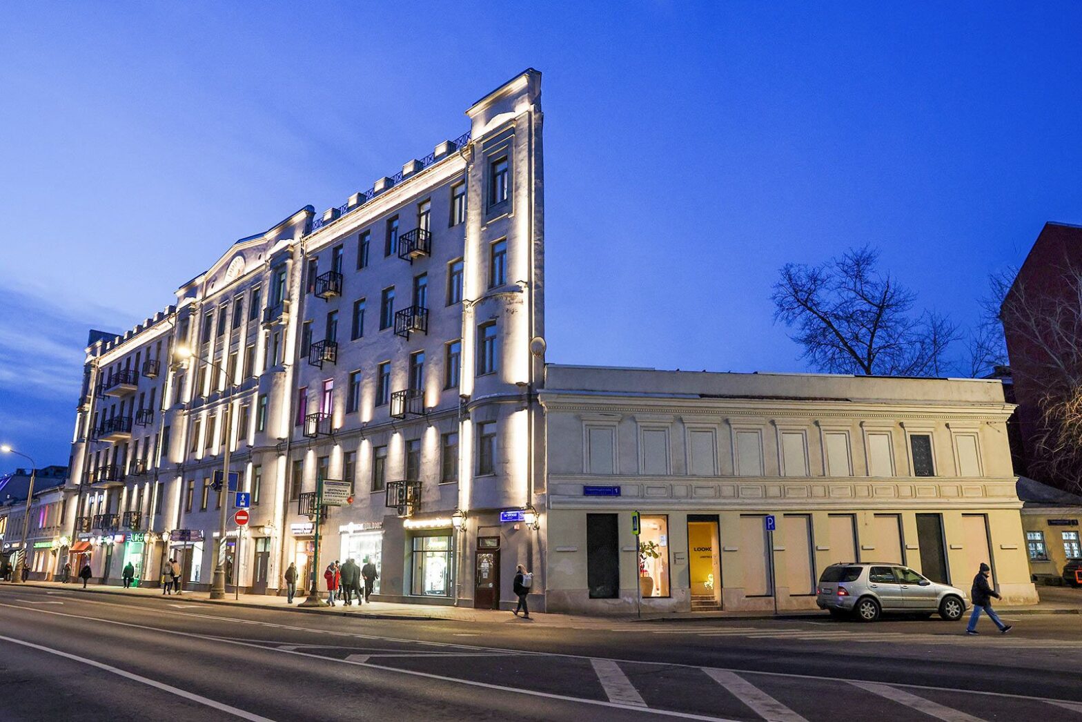 От классического дореволюционного здания до архитектурной достопримечательности оптической иллюзии: история «плоского» дома на Таганке