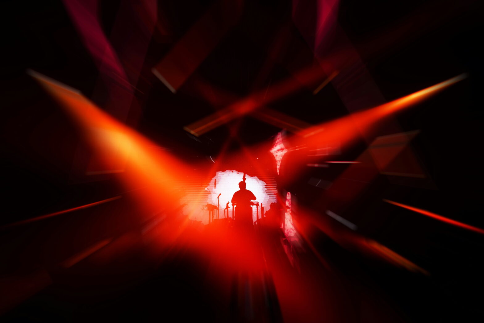 Рейв-уикенд с 20 по 22 марта: Izhevski и Nikola Melnikov, Runway Afterparty, «Оттепель»