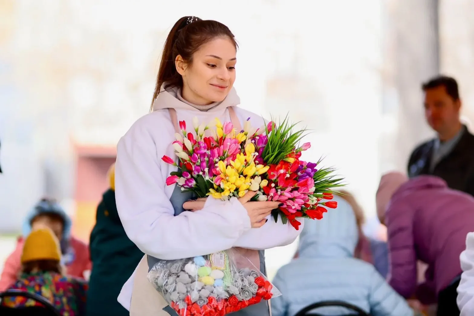 Посетительницам офисов «Мои документы» 8 марта подарят гиацинты