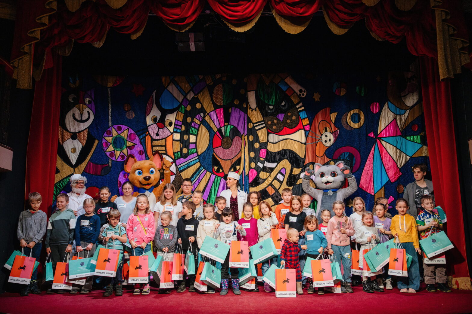 Как детям прививают любовь к животным: в Театре Куклачева прошла «Школа доктора ВИКа»