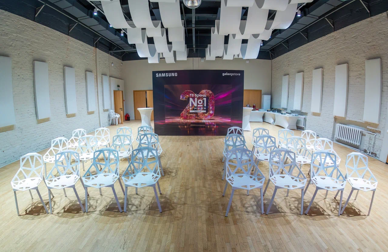20 лет, 10 топовых моделей, 1 разговор: Samsung Galaxystore провёл вечер в Переделкино, посвященный лидерству Samsung в телевизорах