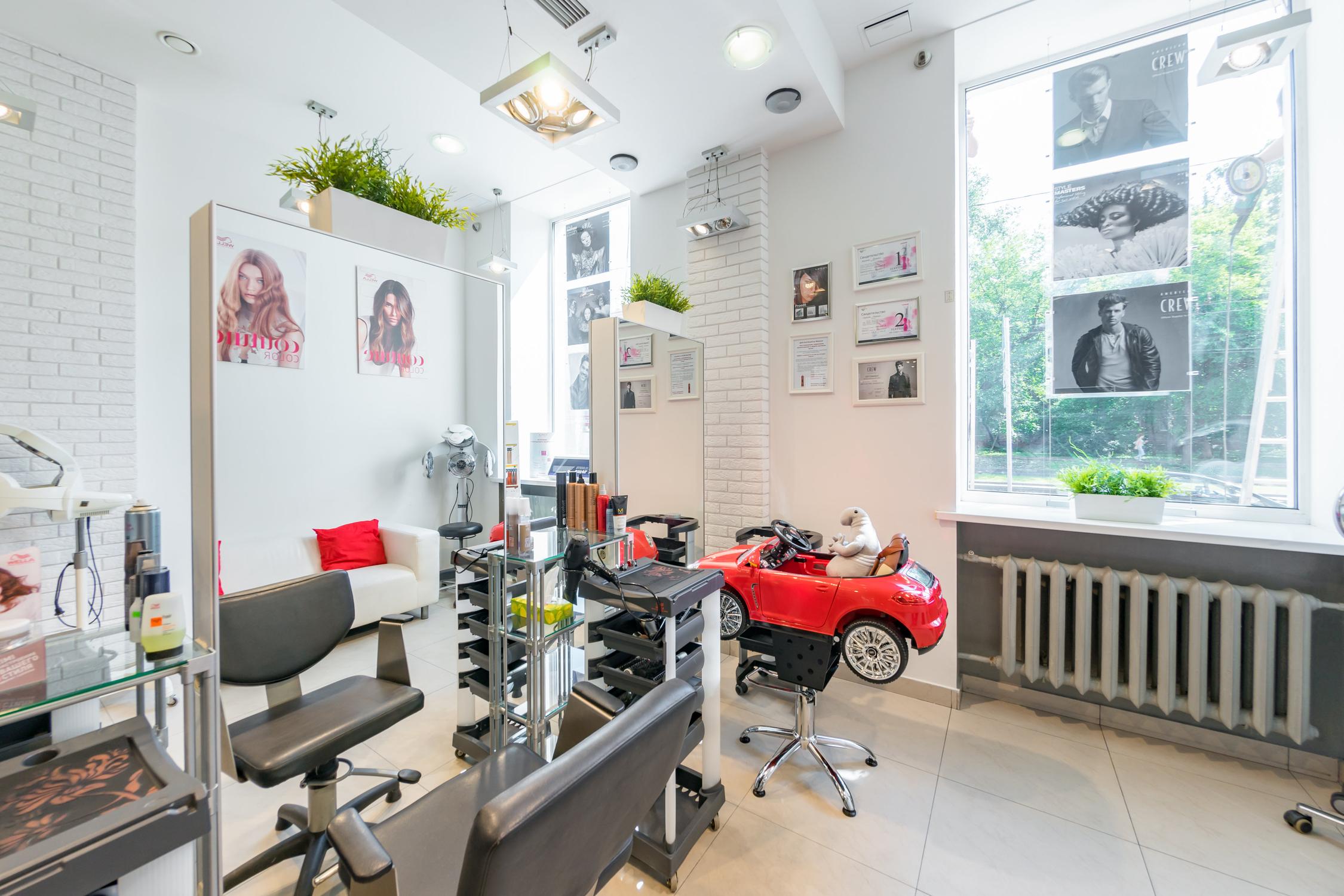 парикмахерская фэмили. салон красоты family сосновая 1. еременко 60/10 ростов на дону. парикмахерская нефтекамск комсомольский 82. семейный салон красоты.